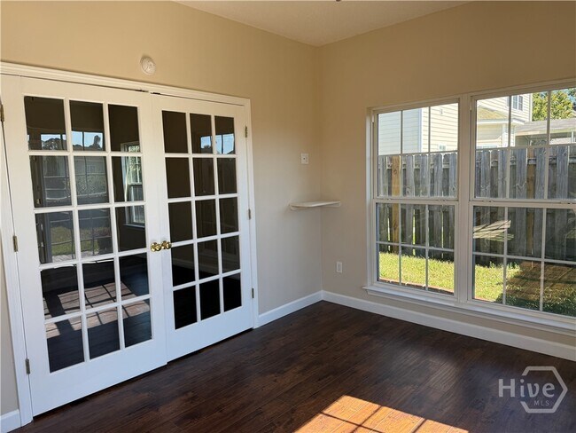 Building Photo - 107 Willow Point Cir