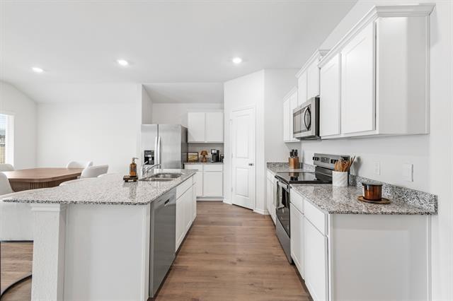 Building Photo - 4013 Pinebluff Ln