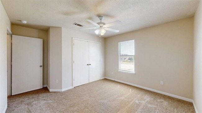 Building Photo - 4140 McFarland Dr