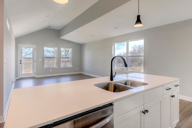 Building Photo - {18021} Southpointe Ranch + Finished Basem...