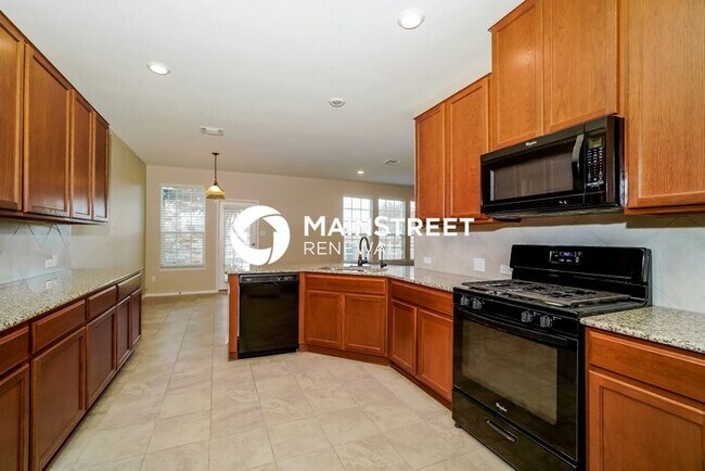 Building Photo - 3 Bedroom Pet-Friendly Home in Hutto, TX with Main Street Renewal
