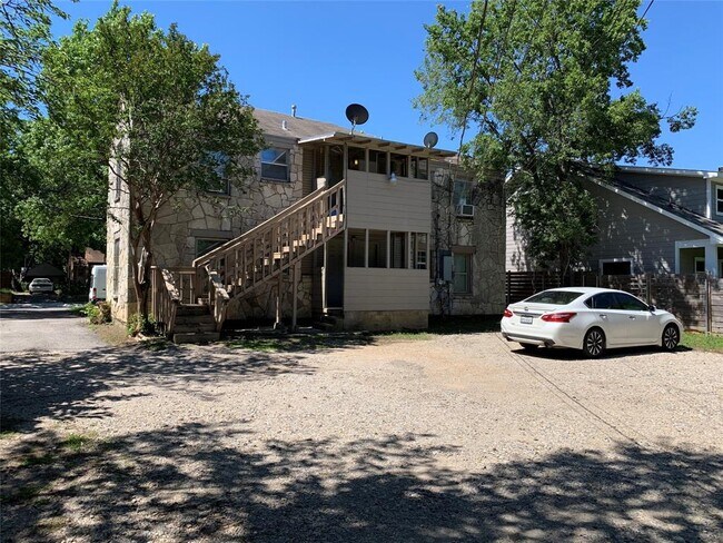 Building Photo - 2815 Primrose Ave