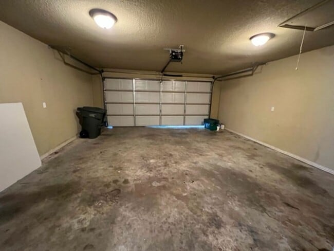 Building Photo - 50-52 S Ray