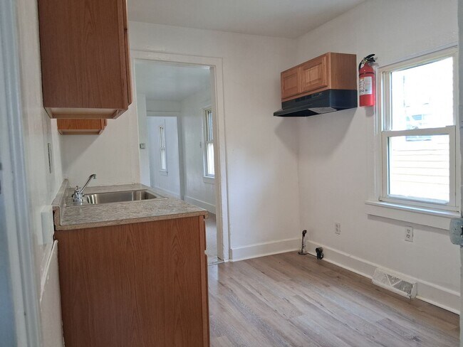 Building Photo - 213 Cohansey St