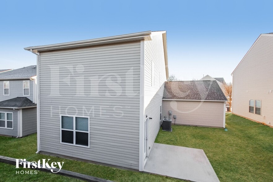 Building Photo - 707 Rook Rd