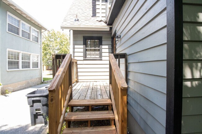 Building Photo - Charming 3 bed | 2 bath home in the heart ...