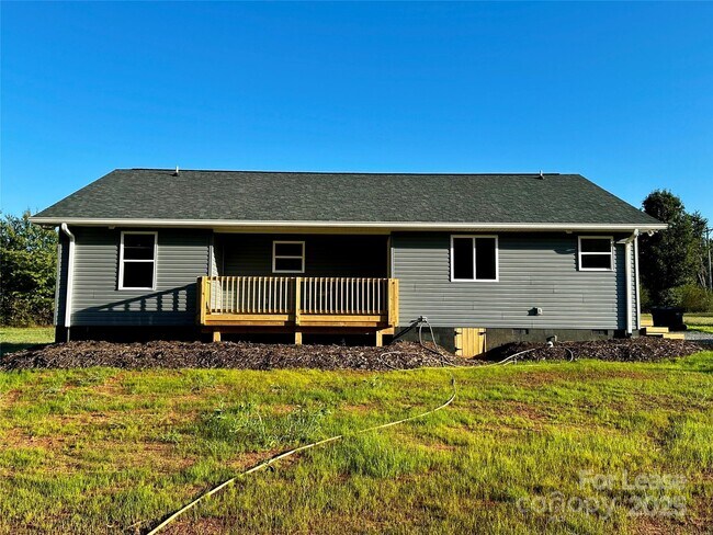 Building Photo - 6431 Little Mountain Rd