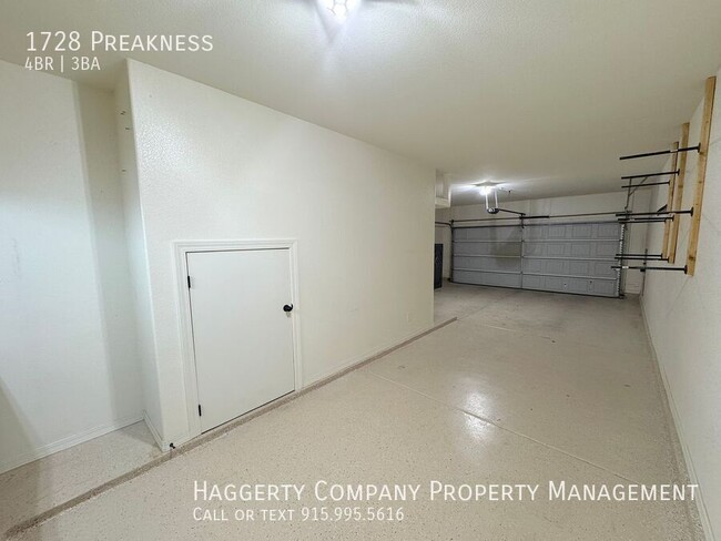 Building Photo - East El Paso 4 bed Refrig A/C with 3 car g...