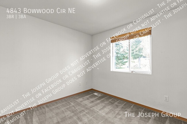 Building Photo - 4843 Bowwood Cir NE