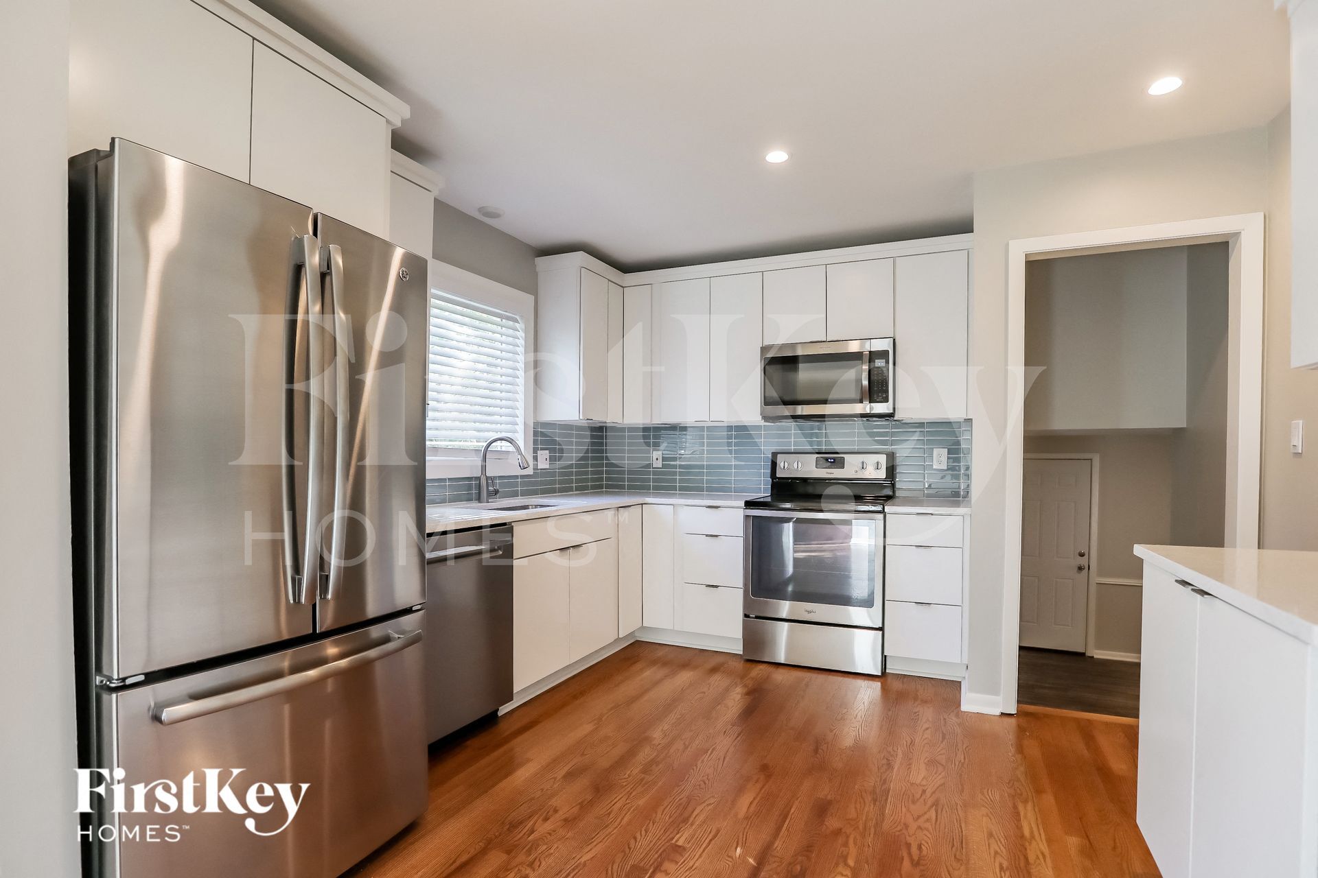 Building Photo - 8925 Grandview Dr