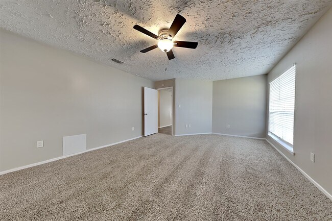 Building Photo - 13414 Tara Oak Dr
