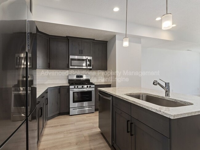 Building Photo - 142 Amboise Ct