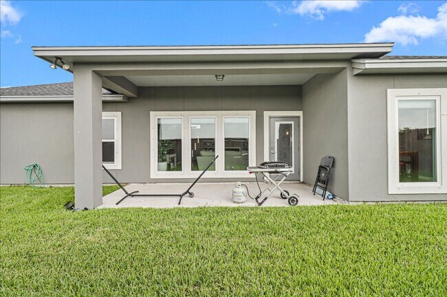 Building Photo - 7958 Snake River Dr