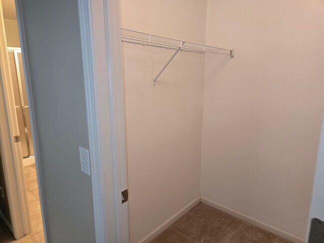 Building Photo - 29949 Fox Run Cir