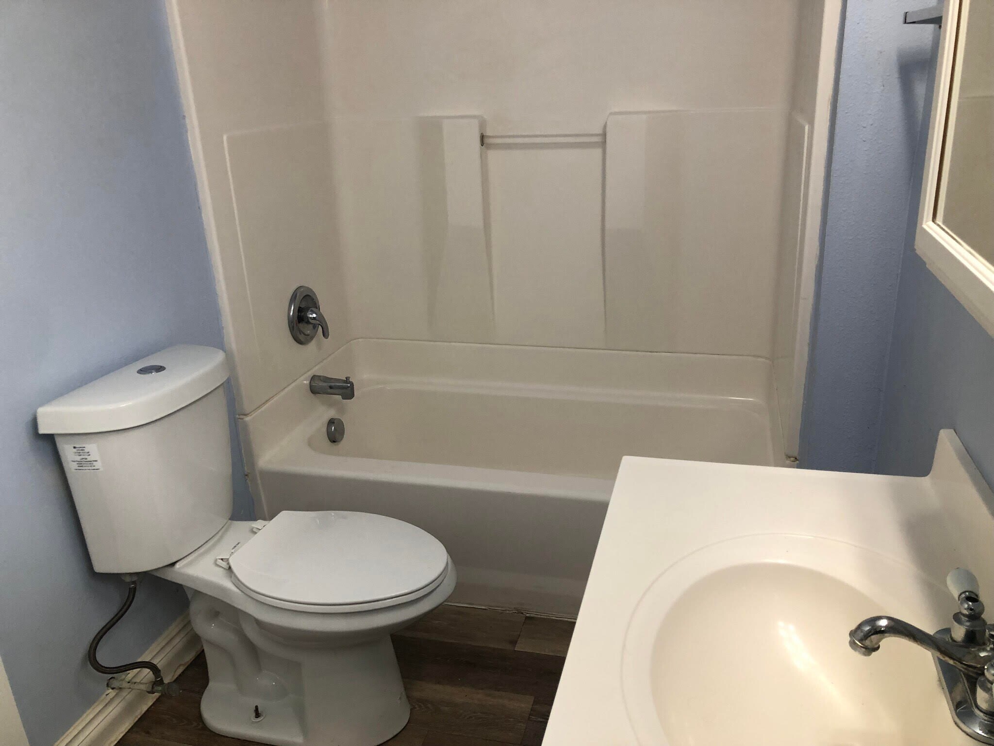 Building Photo - 5410 NE 32nd Pl.