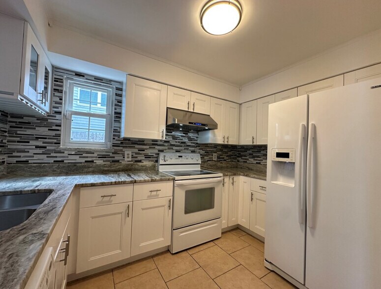 Building Photo - 3990 Roebling Ln