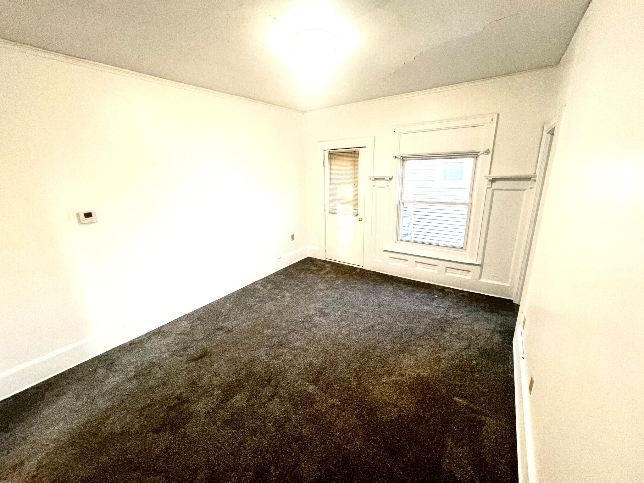 Building Photo - 3027 W Mount Vernon Ave