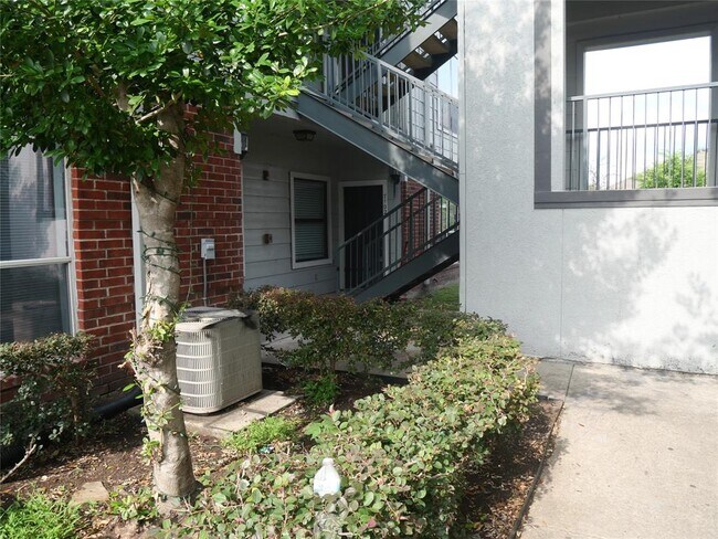 Primary Photo - 6289 Wilcrest Dr