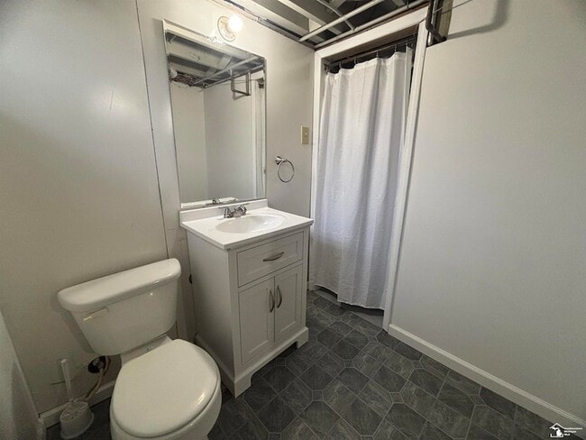 Building Photo - 1273 Lindbergh St