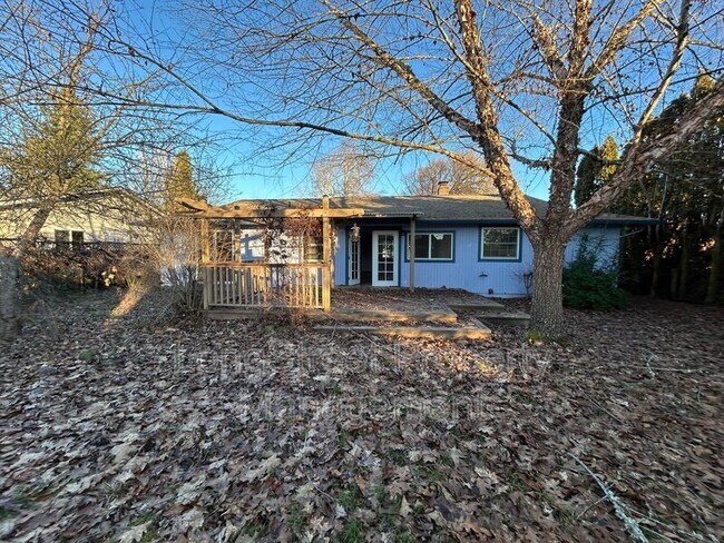 Building Photo - 2872 SE Linda St