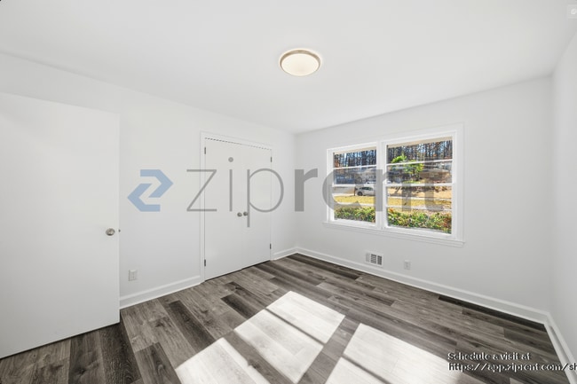 Building Photo - 2968 Sylvan Ramble Rd NE