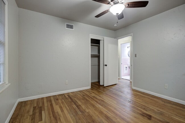 Building Photo - 1641 Marian Dr