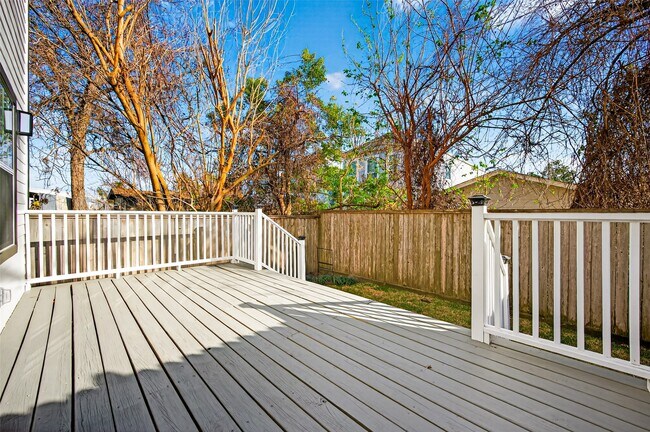 Building Photo - 1128 E 24th St