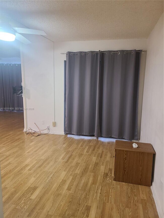 Building Photo - 2306 S Cypress Bend Dr