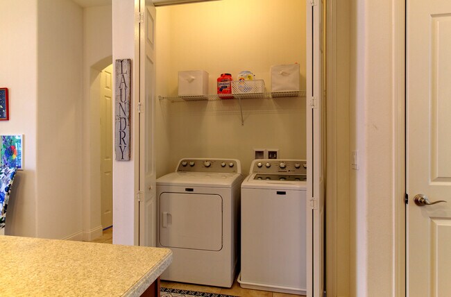 Building Photo - 7233 101st Ln