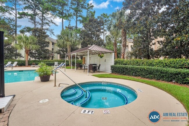 Building Photo - Stylish Condo in Gated Summer House Community | Hilton Head Island – Available Now!