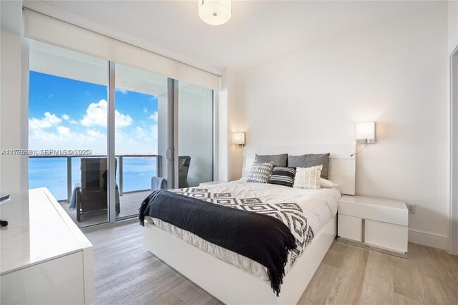 Building Photo - 2900 NE 7th Ave