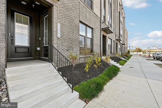 Building Photo - 2506 W Peninsula Dr