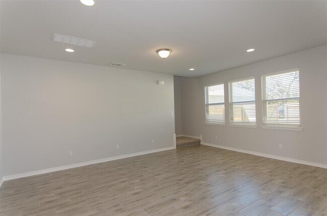 Building Photo - 2136 Pecan Island Dr
