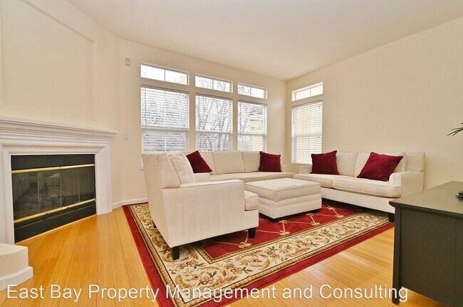 Building Photo - 3 br, 2.5 bath House - 3574 Fitzsimmons Cmn