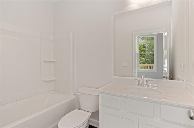 Building Photo - 2791 Bell Dr SE