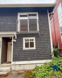 Building Photo - 2bd/1.5ba Seattle Condo