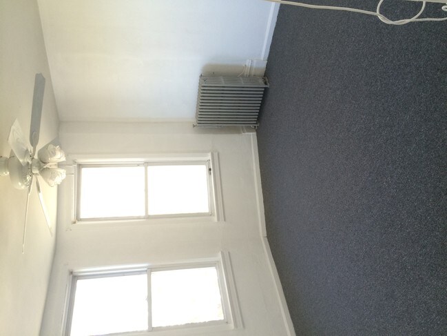 Building Photo - 1911 Matthews Ave