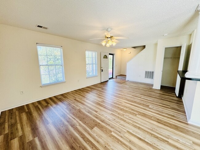 Building Photo - 5096 Capulet Cir