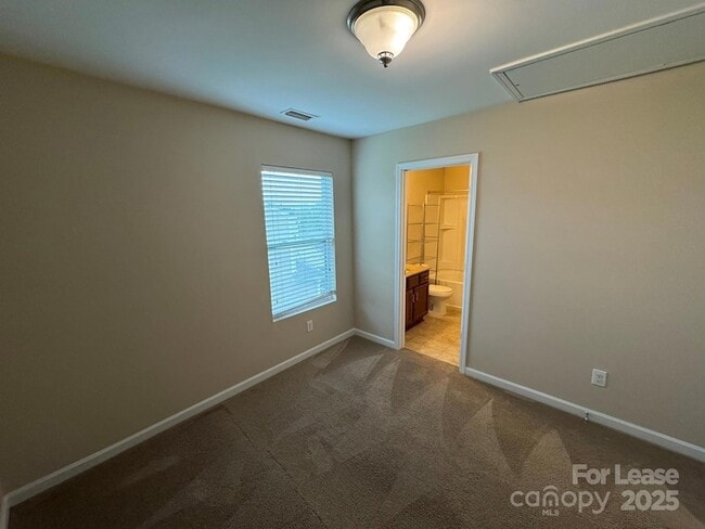 Building Photo - 4183 Broadstairs Dr SW