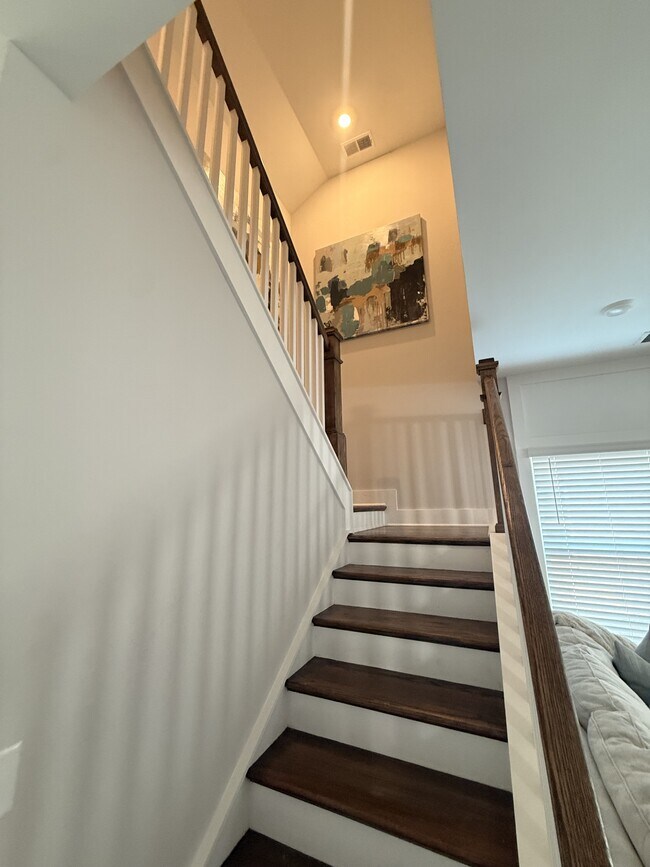 Building Photo - 9030 Headwaters Dr