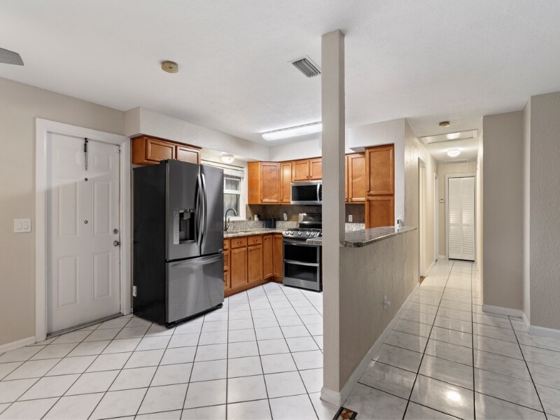 Building Photo - 1219 S 10th St