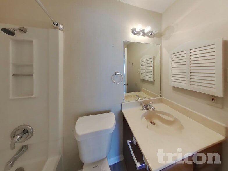 Building Photo - 13923 Flairwood St