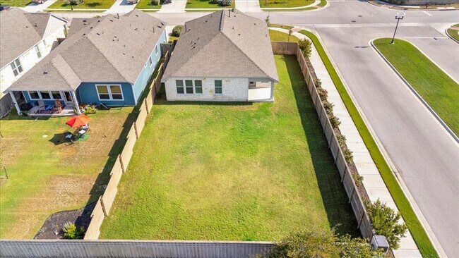 Building Photo - 122 Patrick Herndon Dr