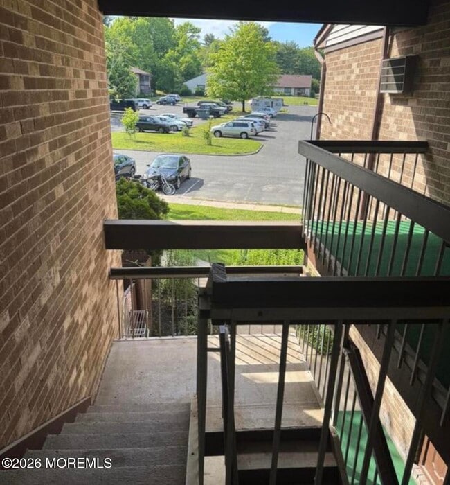 Building Photo - 147 Amberly Dr