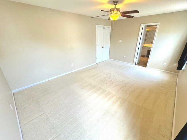 Building Photo - 3 BEDROOM CONDO FOR RENT IN CHESAPEAKE - A...