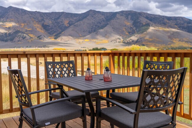 Building Photo - 5406 Henrys Lake Rd