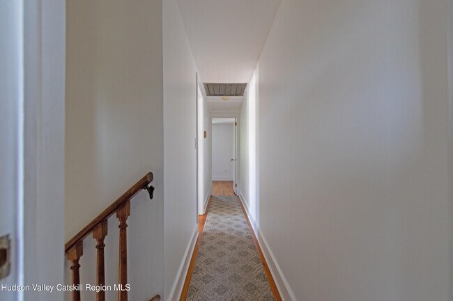 Building Photo - 8 Myer Ln