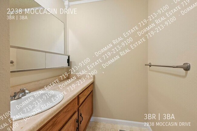 Building Photo - 2238 Moccassin Dr
