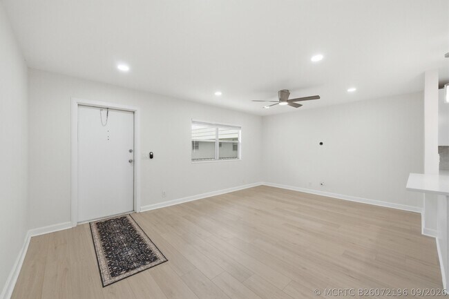 Building Photo - 670 Monaco Ct