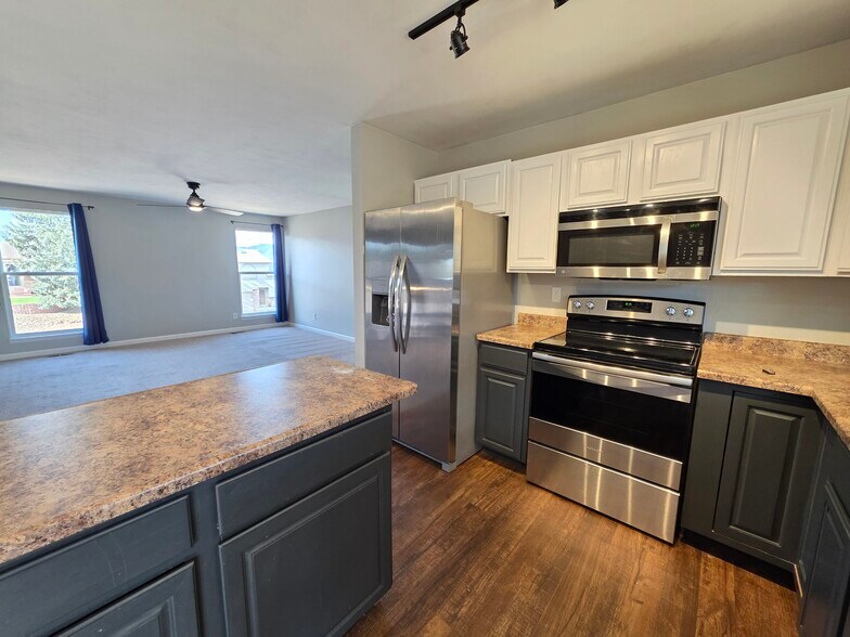 Building Photo - 2970 Maverick Dr